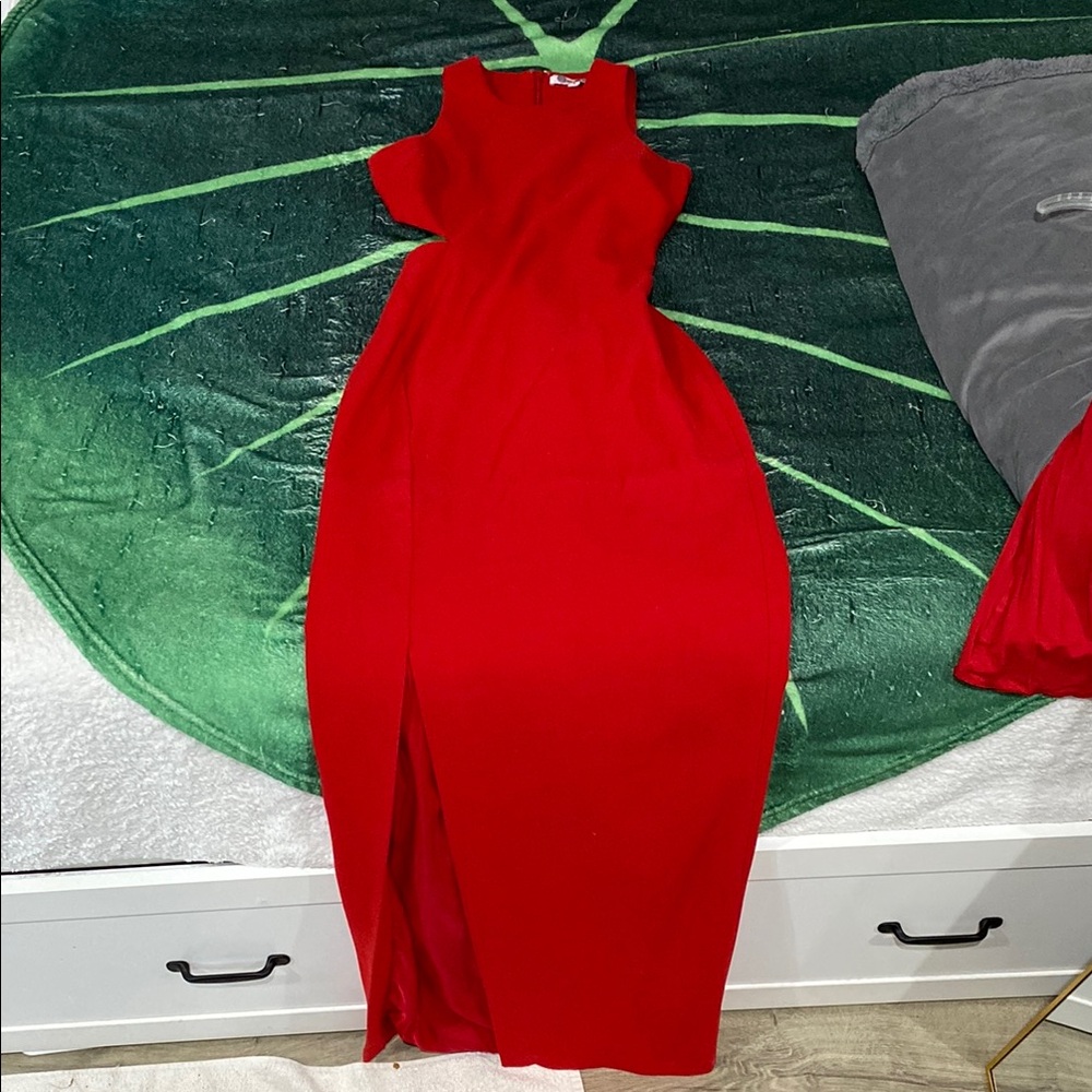 Elegant Red Sleeveless Dress